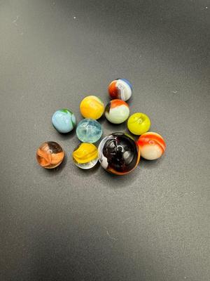 10 - URANIUM/VASELINE GLASS MARBLES