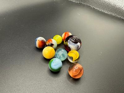 10 - URANIUM/VASELINE GLASS MARBLES