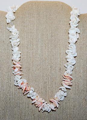 Cut Shell-Style NECKLACE with Pink & White Shells and a Barrel Style Closure 17" L