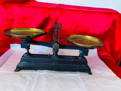 19th CENTURY FRENCH CAST IRON AND BRASS BALANCE SCALE