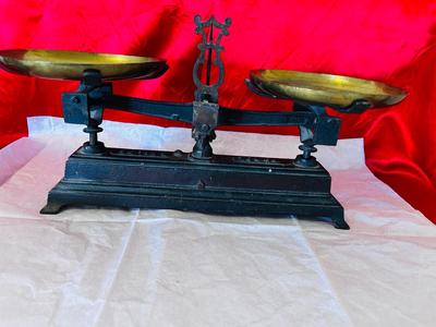 19th CENTURY FRENCH CAST IRON AND BRASS BALANCE SCALE