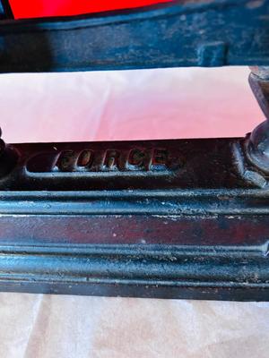 19th CENTURY FRENCH CAST IRON AND BRASS BALANCE SCALE