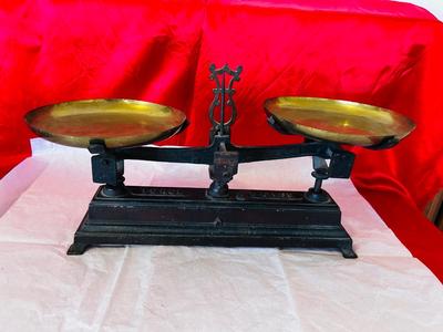 19th CENTURY FRENCH CAST IRON AND BRASS BALANCE SCALE
