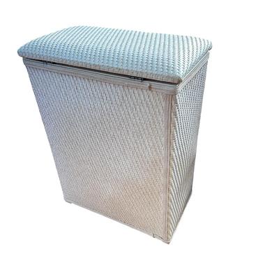 White Retro Wicker Style Laundry Hamper with Lid