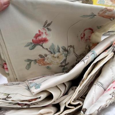 Vintage Springmaid Floral Bedspread (Full?) & Windows Set