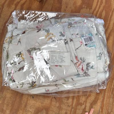 Vintage Springmaid Floral Bedspread (Full?) & Windows Set