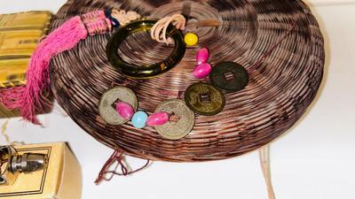 OLD SEWING NOTION ITEMS