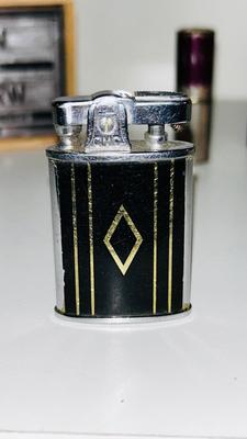 RIVERBOAT PENCIL SHARPENER, NEAT SINCLAIR LIGHTER, VTG LIGHTER, NEWSPAPER PRINT LEAD.