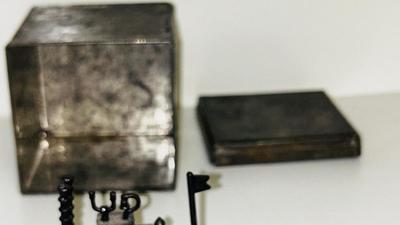 RIVERBOAT PENCIL SHARPENER, NEAT SINCLAIR LIGHTER, VTG LIGHTER, NEWSPAPER PRINT LEAD.