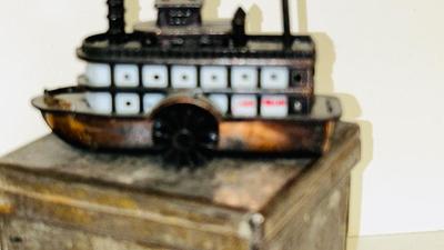 RIVERBOAT PENCIL SHARPENER, NEAT SINCLAIR LIGHTER, VTG LIGHTER, NEWSPAPER PRINT LEAD.