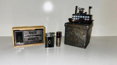 RIVERBOAT PENCIL SHARPENER, NEAT SINCLAIR LIGHTER, VTG LIGHTER, NEWSPAPER PRINT LEAD.