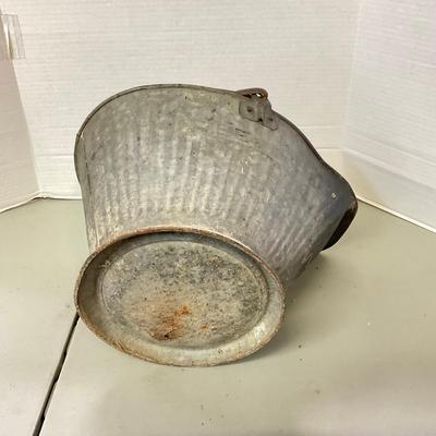 1066 Vintage Reeves Coal Hod