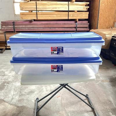 1070 Two Hefty High Rise Storage Containers