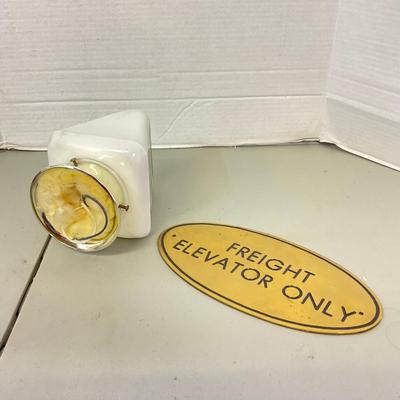 1082 Exit Lamp & Freight Elevator Only Sign