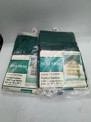 2 valance curtains-green-new in package