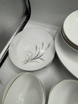 Kaysons fine china set