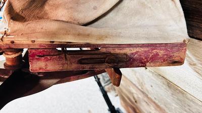 ANTIQUE SPREADER/BROAD CASTER FOR SEED OR FERTILIZER