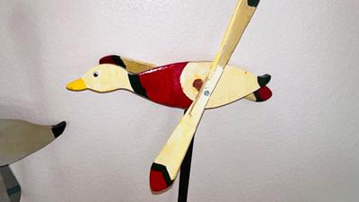 YARD STAKED WIND FLYERS