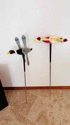 YARD STAKED WIND FLYERS