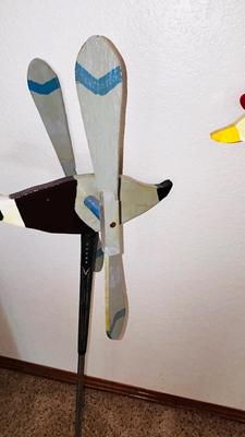 YARD STAKED WIND FLYERS