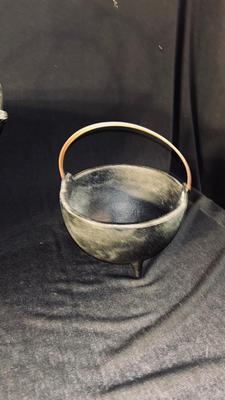 CAST IRON CAULDRON AND 2 MATCHING SMALLER CAULDRONS