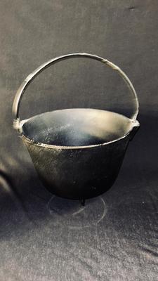 CAST IRON CAULDRON AND 2 MATCHING SMALLER CAULDRONS