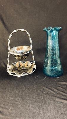 ELEGANT DORTHY THORPE MCM SILVER FADE APPETIZER/DESERT SERVING SET AND HAND BLOWN BLUE RUFFLED GLASS VASE