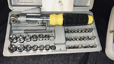 DREMEL TOOL, ANGLE DRIVER RATCHETING SCREW DRIVER AND A HOT DRIVER FLEXIBLE RATCHETING SCREWDRIVER