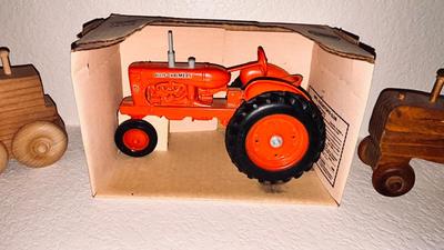 1985 ERTL ALLIS-CHALMERS TOY DIE CAST TRACTOR AND HANDMADE WOODEN TOYS