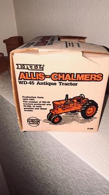 1985 ERTL ALLIS-CHALMERS TOY DIE CAST TRACTOR AND HANDMADE WOODEN TOYS