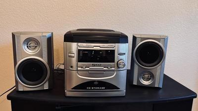 DURABRAND AM/FM, CASSETTE AND 5 CD DISC PLAYER STEREO SYSTEM