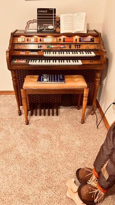 KIMBALL TEMPTATION ORGAN WITH BENCH