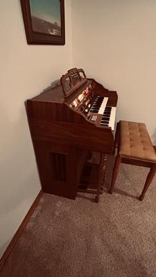 KIMBALL TEMPTATION ORGAN WITH BENCH