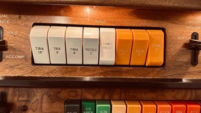 KIMBALL TEMPTATION ORGAN WITH BENCH