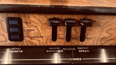 KIMBALL TEMPTATION ORGAN WITH BENCH