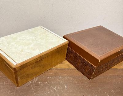 Sale Photo Thumbnail #491: In good vintage used condition.