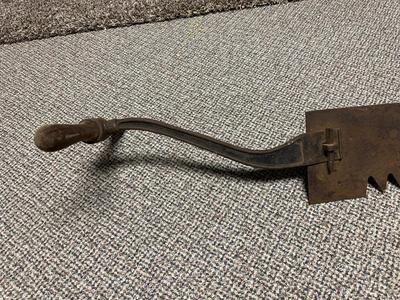 ANTIQUE ICE SAW