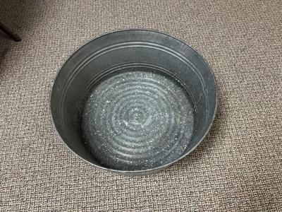 24" GALVANIZED STEEL TUB