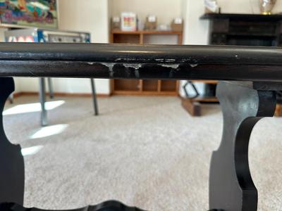 VINTAGE SIDE TABLE AND A BEACON HAND BLOWN GLASS BLUE COIN DOT VASE