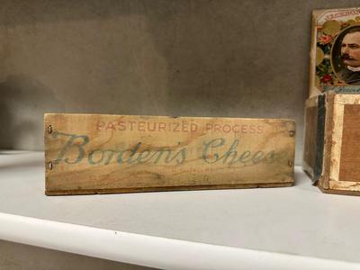 JACKSON'S BEST CIGAR BOX AND 2 WOODEN BORDEN CHEESE BOXES