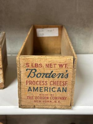 JACKSON'S BEST CIGAR BOX AND 2 WOODEN BORDEN CHEESE BOXES