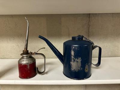 2 OLD OIL CANS