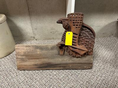 NEVER FAIL ANTIQUE CORN SHELLER