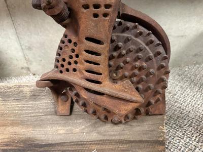 NEVER FAIL ANTIQUE CORN SHELLER
