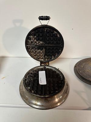 VINTAGE KITCHEN ITEMS