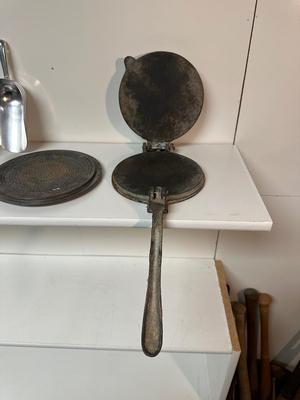 VINTAGE KITCHEN ITEMS