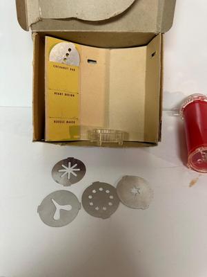 VINTAGE KITCHEN ITEMS