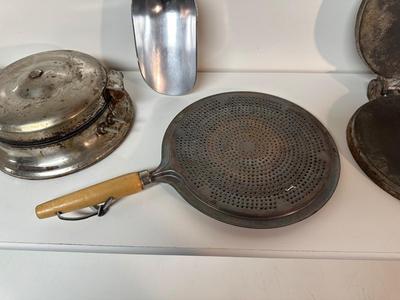 VINTAGE KITCHEN ITEMS