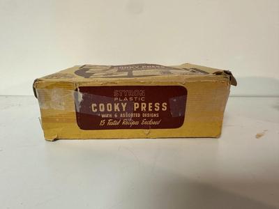 VINTAGE KITCHEN ITEMS