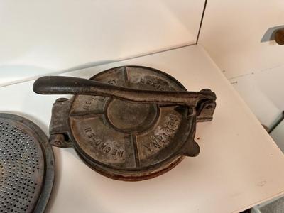 VINTAGE KITCHEN ITEMS